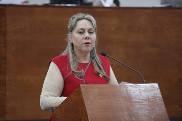 Policías en nuestro Estado requieren remuneraciones equitativas: Sara Rocha.