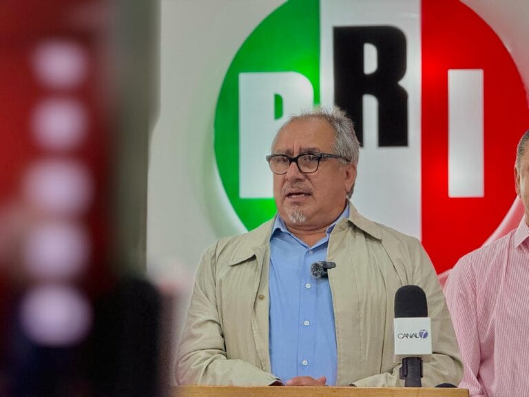 Sara Rocha, firme en la dirigencia estatal del Partido Revolucionario Institucional.