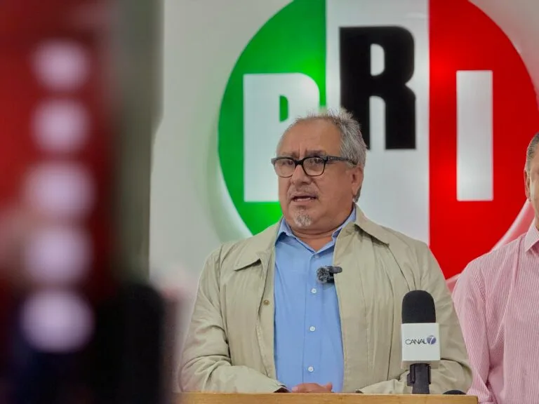 Sara Rocha, firme en la dirigencia estatal del Partido Revolucionario Institucional.