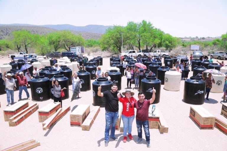 Inicia PRI SLP entrega de tinacos y calentadores solares.