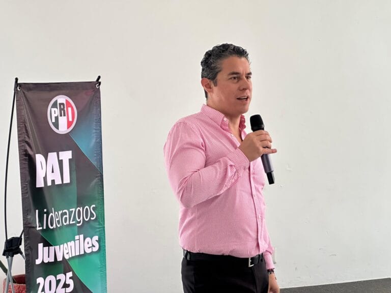 PRI capacita para prevenir la violencia digital.