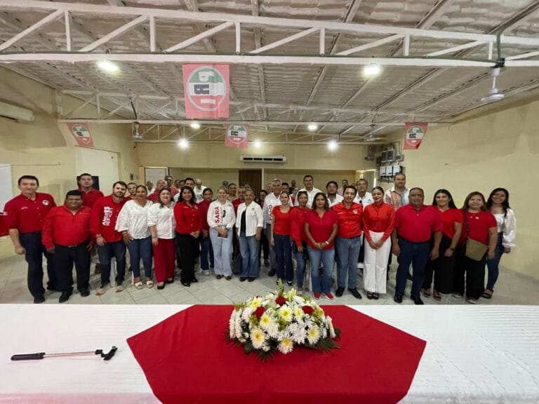 El PRI de Tamuín renueva su liderazgo con la toma de protesta de su nuevo comité.